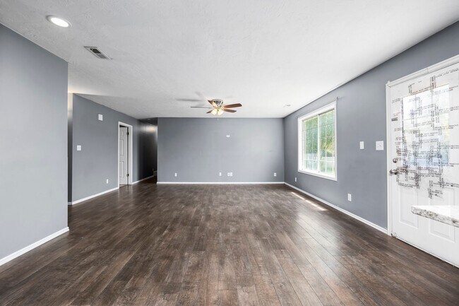 Building Photo - 4 Bedroom Family Home in Beautiful American Fork!
