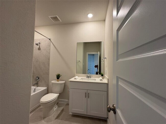 Building Photo - 15518 Olive Ter Trl