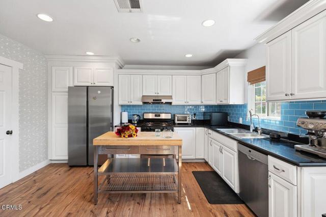 Building Photo - 3847 Sunbeam Dr