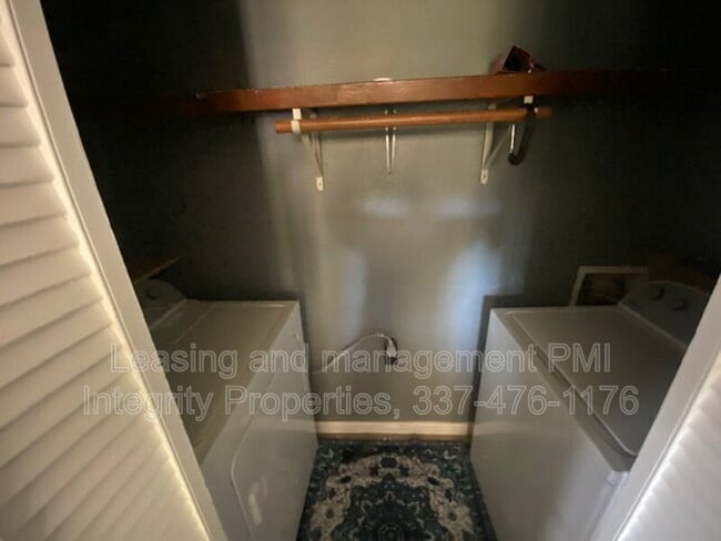 Building Photo - 2339 Robley Dr