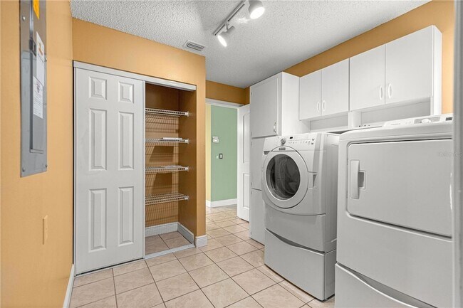 Building Photo - 8470 SW 107th Pl