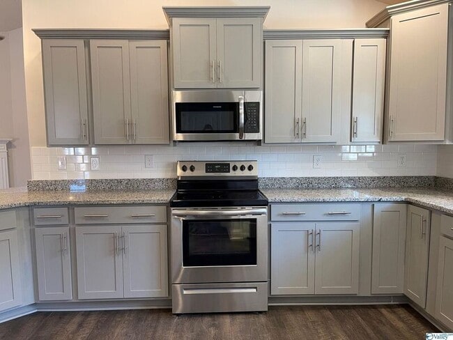 Building Photo - 197 Abercorn Dr