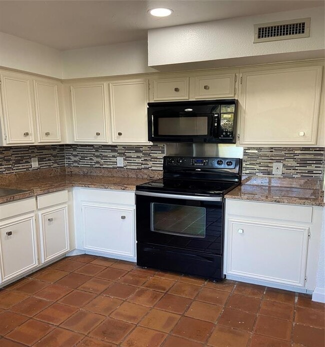 Building Photo - 101 World of Tennis Sq