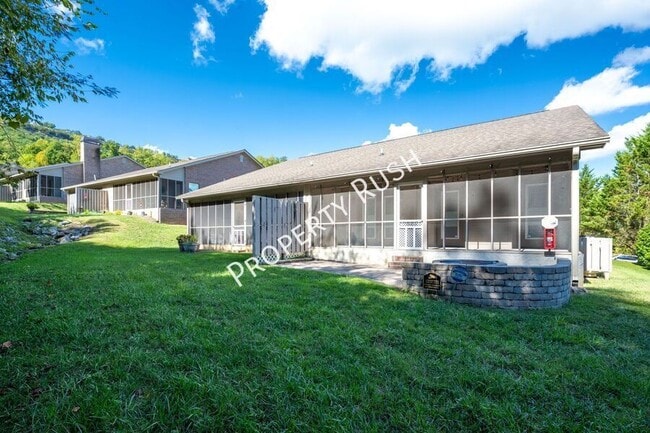 Building Photo - 3606 Brass Lantern Way