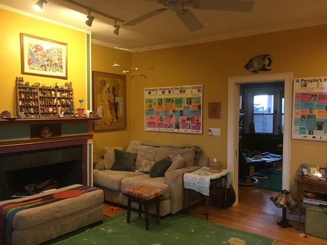 Building Photo - 410 Old Montague Rd