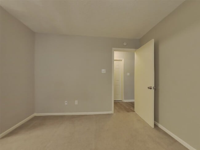 Building Photo - 3434 Deer Valley Dr