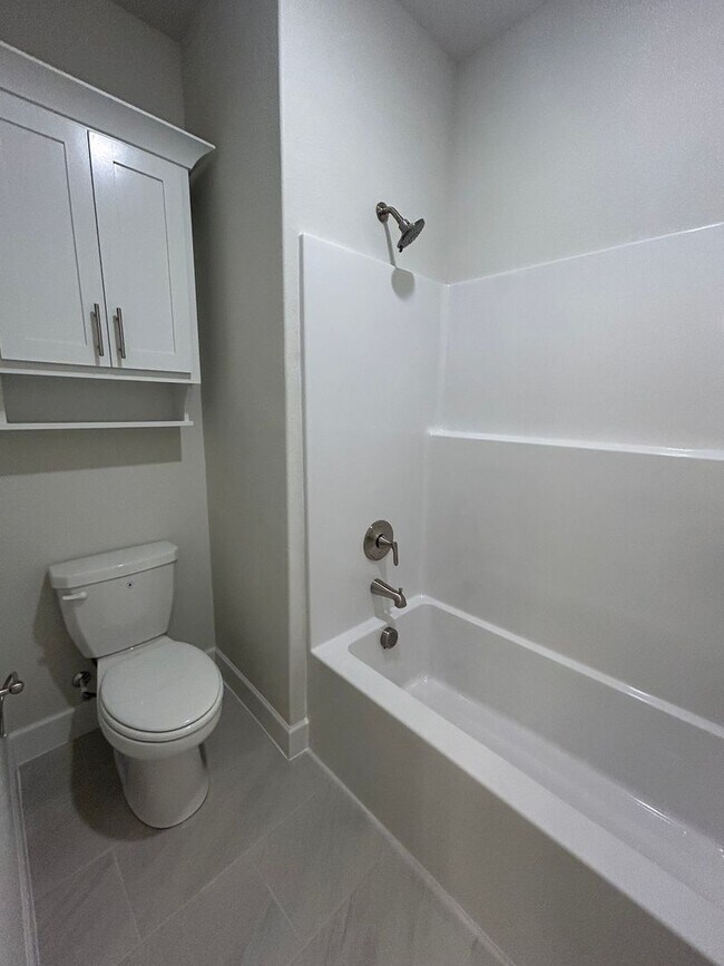 Building Photo - Beautiful Modern Home in Pea Ridge!