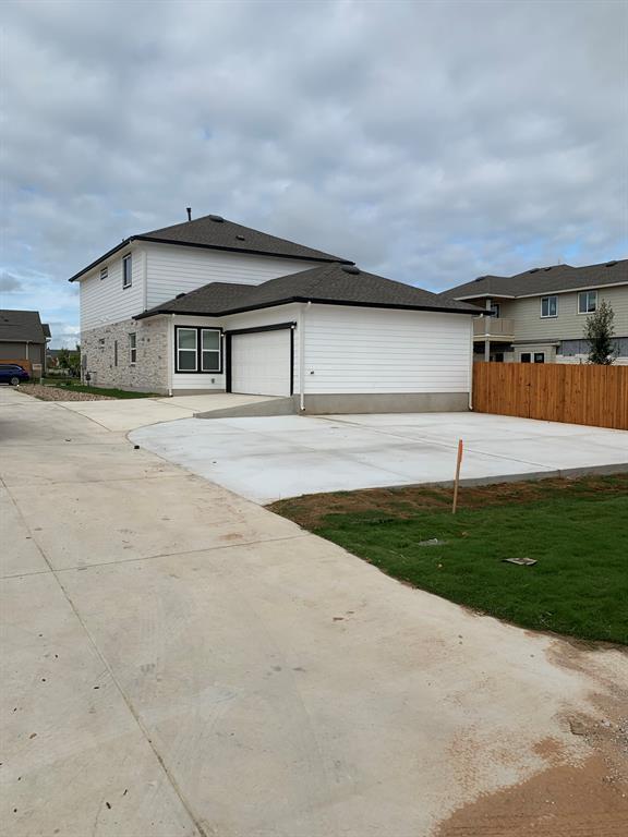 Building Photo - 8601 Looksee Ln
