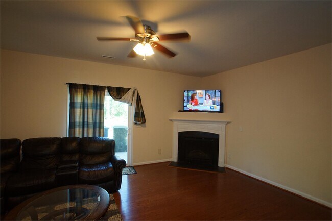 Building Photo - 2236 Stoney Spring Dr
