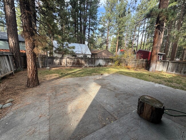 Building Photo - 865 Stanford Ave