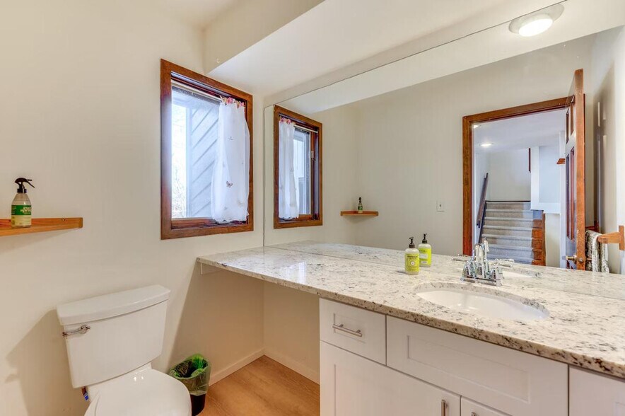 Building Photo - 1508 Harrison Ave