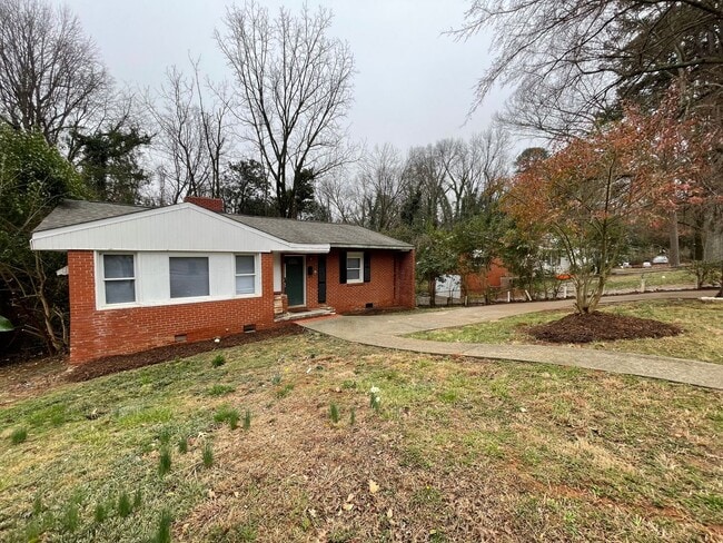 Primary Photo - Charming 3 Bedroom Home Just Outside Uptown!