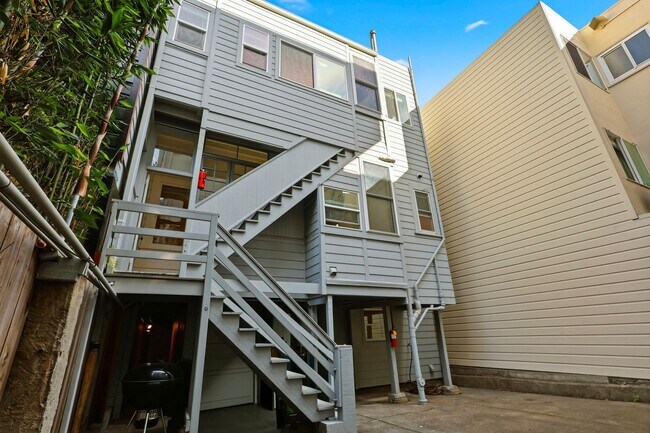 Building Photo - Magnolia Street 43-45