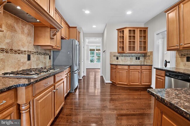 Building Photo - 24949 Earlsford Dr