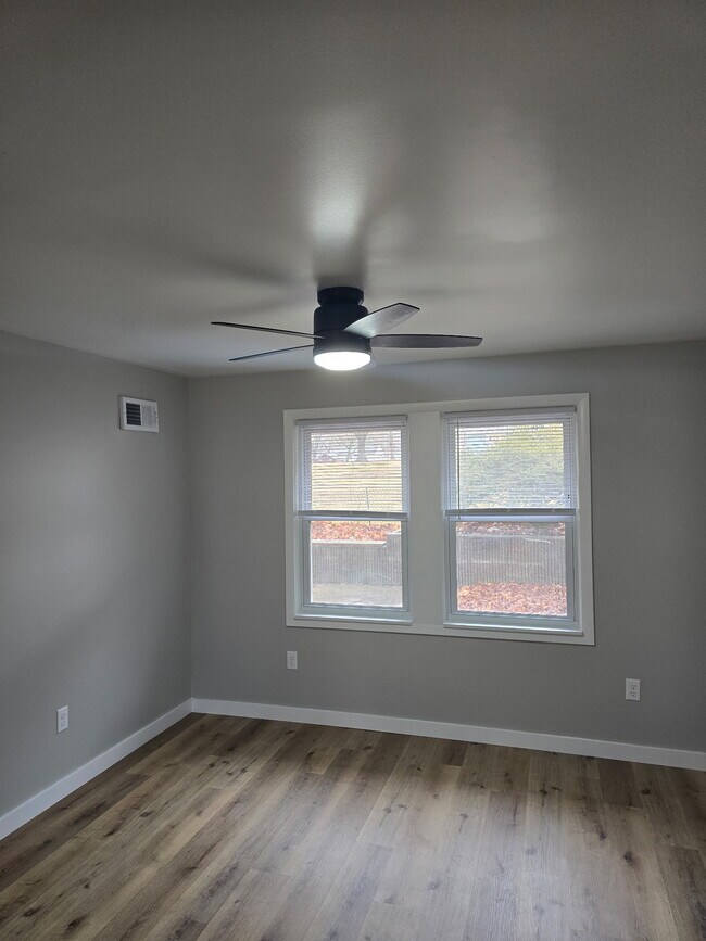 Building Photo - 105 Orchard St