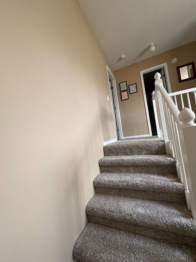 Building Photo - Wakefield Subdivision - Fully Furnished TDY Unit!