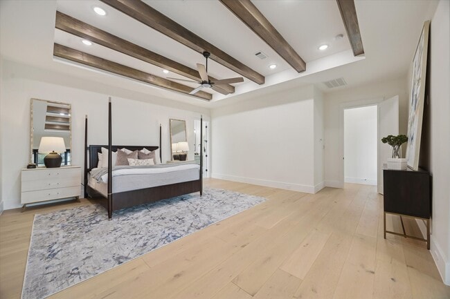 Building Photo - 431 W 30th St