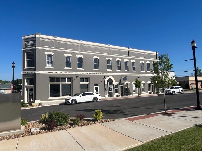 Building Photo - 103 S Boulder Ave