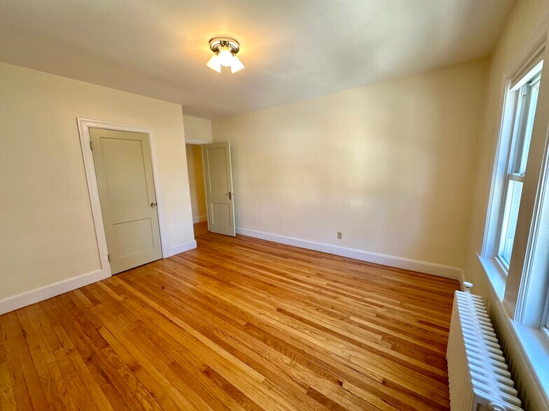 Building Photo - 12 Pinehurst St