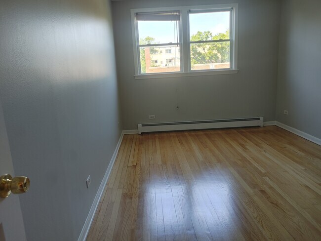 Building Photo - 445 Sherman Ave