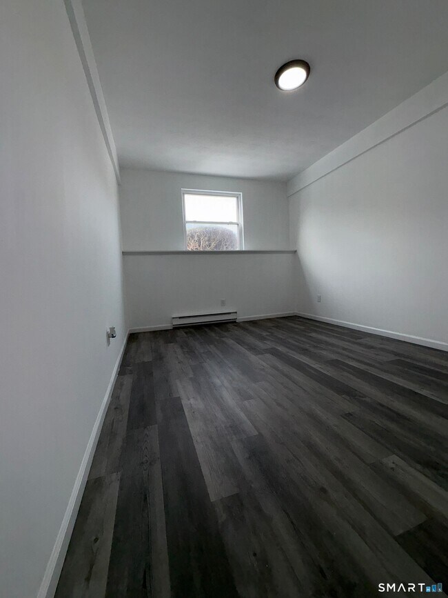 Building Photo - 513 Emmett St