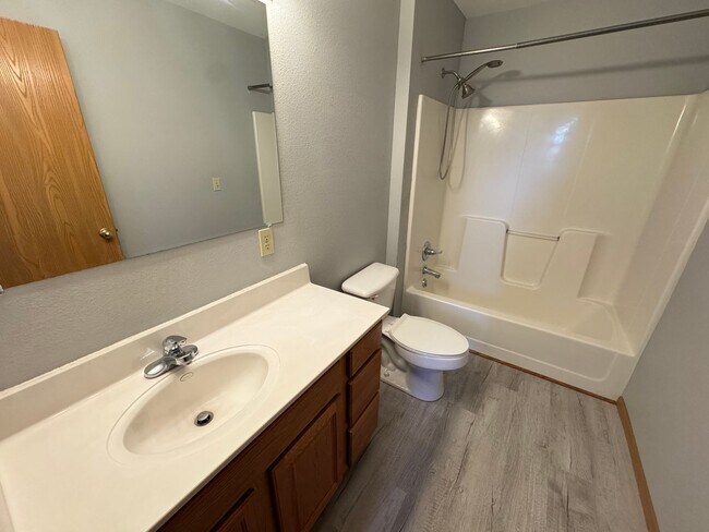 Building Photo - 130 NW 171 Rd