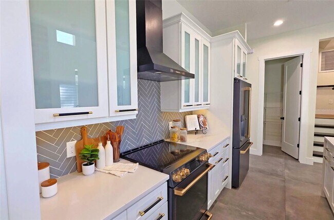 Building Photo - Bold Contemporary Sarasota Luxury Home. 4 Beds/ 4 Baths. Private Pool and Summer Grill.