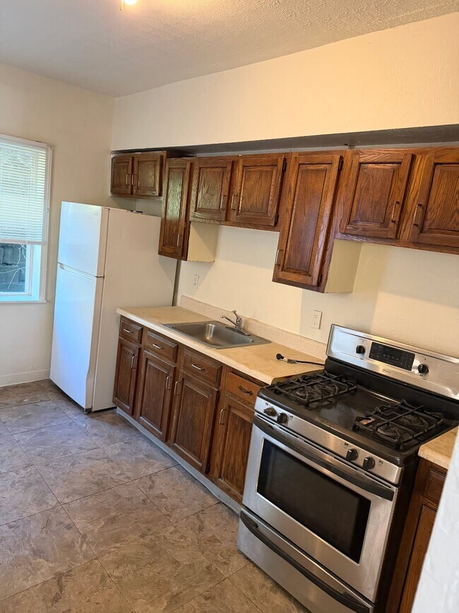 Building Photo - 730 Middle Ave