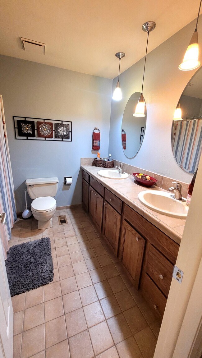 Building Photo - 294 Cobblestone Dr