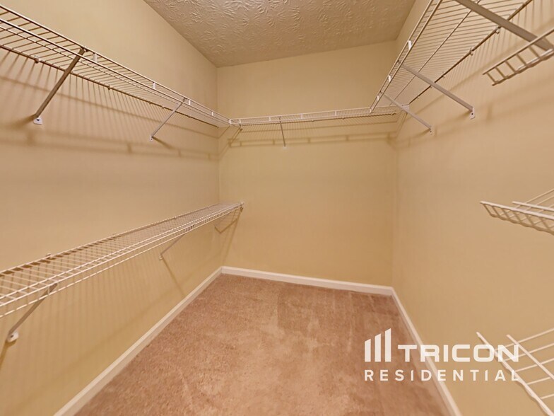 Building Photo - 1040 Kirtley Way SE