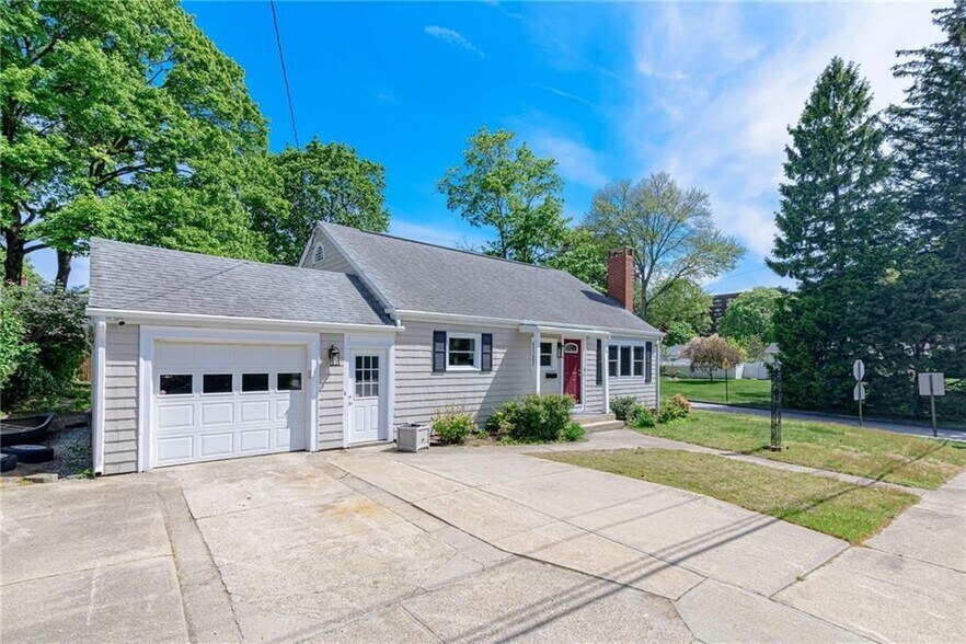 Building Photo - 76 Crossland Rd