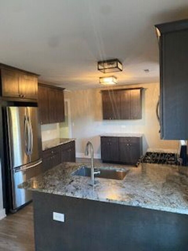 Building Photo - 428 Talcott Ave