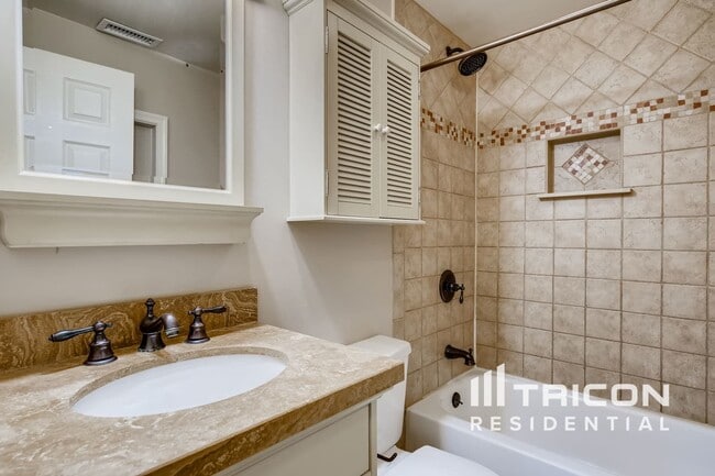 Building Photo - 10803 Glade Ct