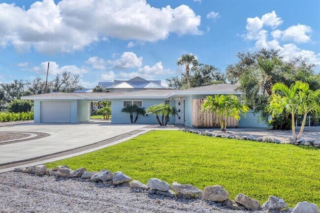 Building Photo - 550 Gaspar Dr