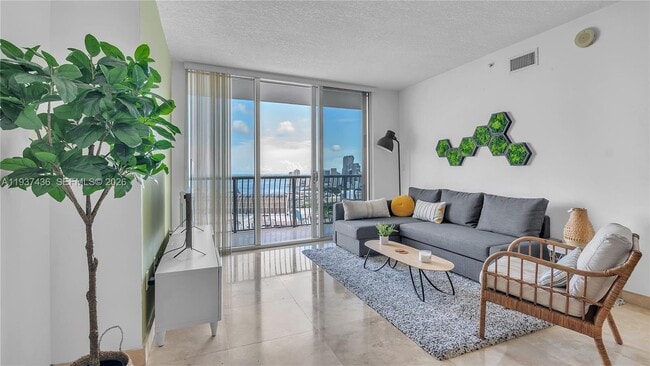 Building Photo - 1750 N Bayshore Dr