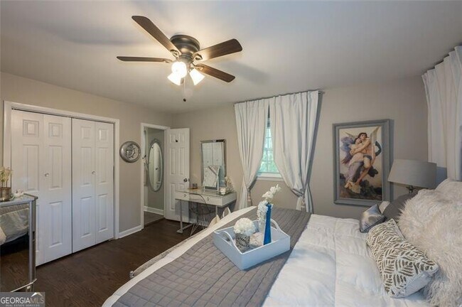 Building Photo - 1025 Hilburn Dr SE