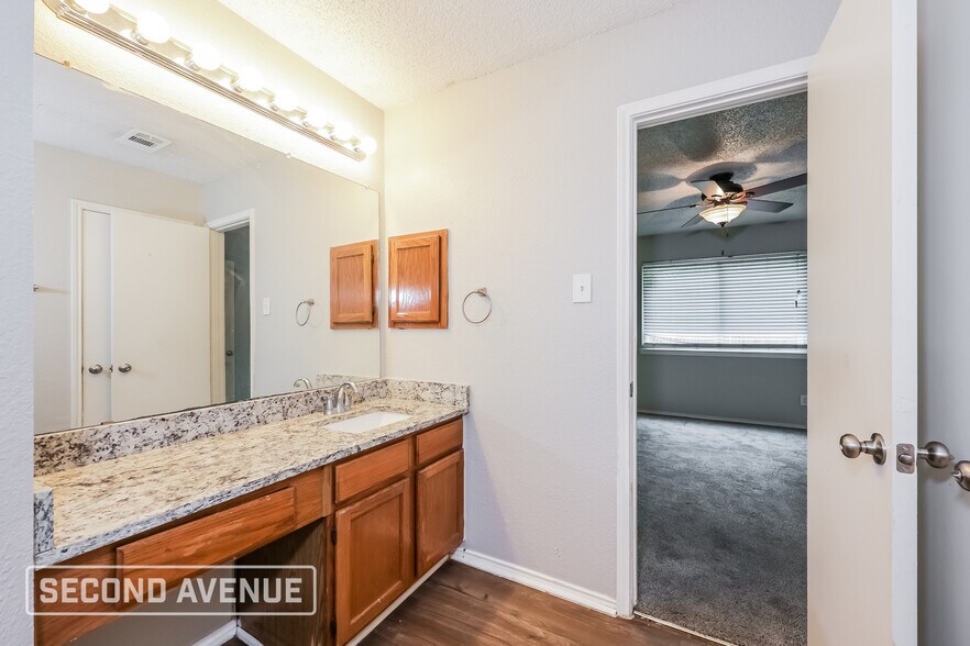 Building Photo - 6738 Silver Sage Dr