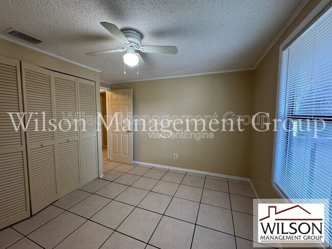 Building Photo - 359 Chaucer Ct