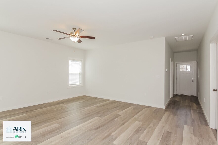 Building Photo - 219 Claudette Dr