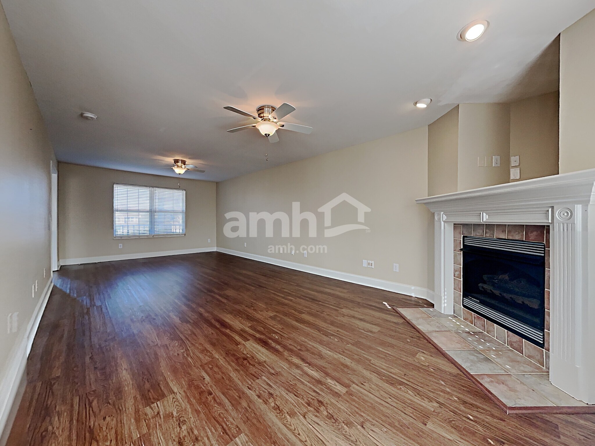 Building Photo - 5826 Matalin Ln