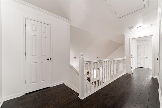 Building Photo - 5527 Bridge Pointe Dr