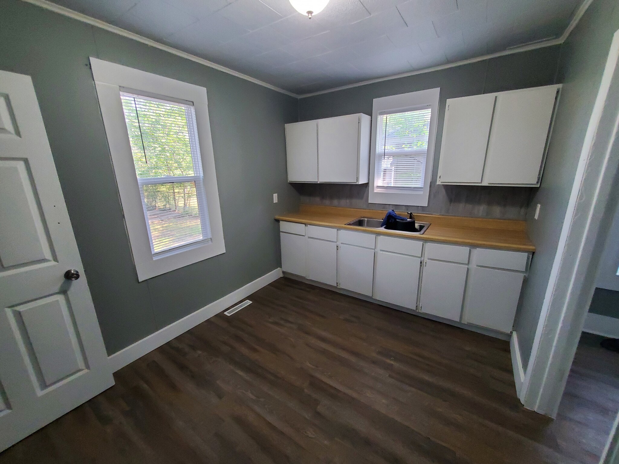 Building Photo - 2642 Riordan St