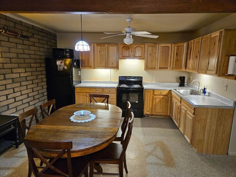 Building Photo - 820 S Yaqui Dr