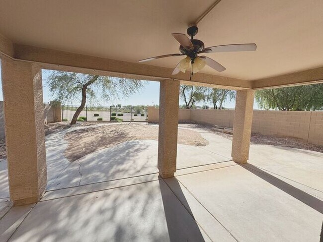 Building Photo - MOVE IN SPECILAS!! 5BD 3BA IN JOHNSON RANC...