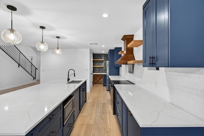 Building Photo - 308 Mountain View