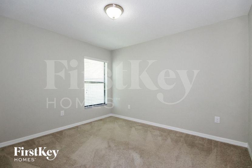 Building Photo - 9637 Sage Creek Dr