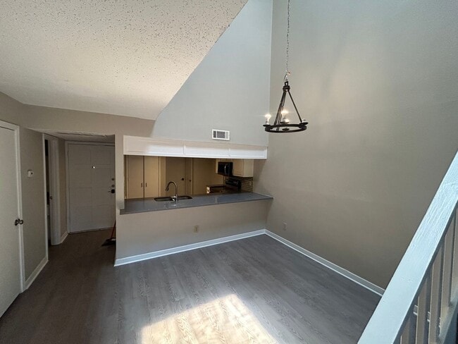 Building Photo - 7414 Fair Oaks Ave