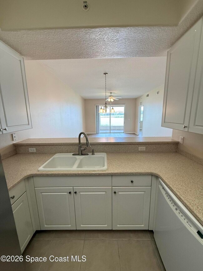 Building Photo - 6838 Toland Dr