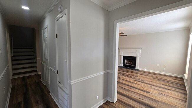Building Photo - 123 Moss Creek Dr