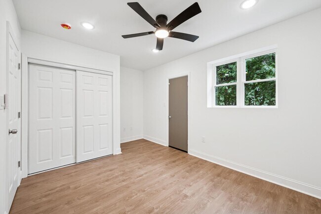Building Photo - 2534 S 61st St